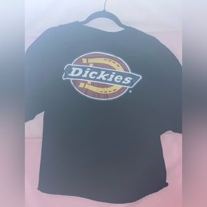 extra large black dickies cropped t-shirt.